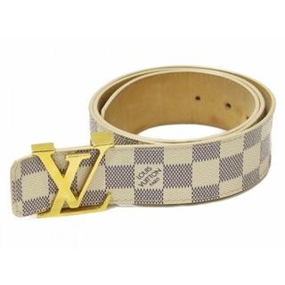 ルイヴィトン(LOUIS VUITTON)のLOUIS VUITTON ルイヴィトン サンチュール・イニシャルベルト N9609 ダミエ・アズール ホワイト系×グレー系  メンズ ウィメンズ ユニセックス ブランド LV 人気 定番 小物 スーツ 仕事 カジュアル ベルト【中古】松前R56号店(ベルト)