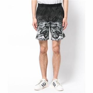 マルセロブロン(MARCELO BURLON)の中古MARCELO BURLONスネークグラデーションハーフパンツショーツM(ショートパンツ)