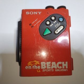 ソニー(SONY)の動作　WM-F5　カセット　スポーツ　ウォークマン　on the BEACH(ポータブルプレーヤー)