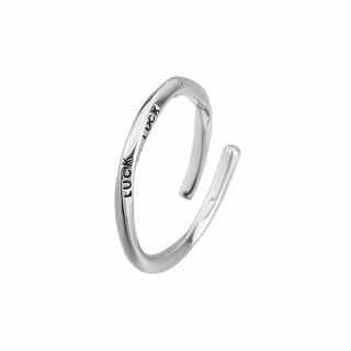 AR0110 レディース指輪　メビウスリング　可愛いluckの指輪(リング(指輪))