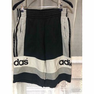 アディダス(adidas)のアディダス　adidas ショートパンツ　ハーフパンツ　Lサイズ(ショートパンツ)