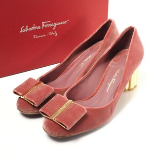 ■未使用品■Salvatore Ferragamo サルヴァトーレ フェラガモ ヴァラ リボン パンプス《CAPUA/カプア》靴 サイズ8C（24.5cm相当）フラワーヒール イタリア製 20240401/GP6189(ハイヒール/パンプス)