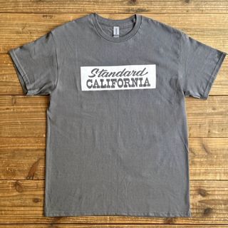 スタンダードカリフォルニア(STANDARD CALIFORNIA)の【新品】Standard California グリーンルーム限定　Ｔシャツ(Tシャツ/カットソー(半袖/袖なし))