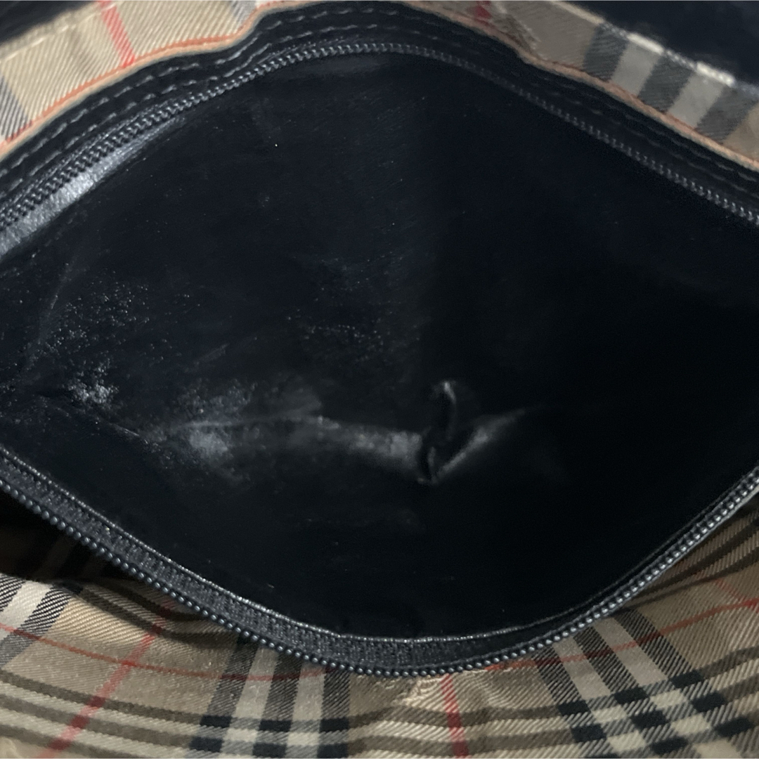 BURBERRY - バーバリーズ ショルダーバッグ ゴールド金具 斜 BURBERRY - バーバリーズ ショルダーバッグ ゴールド金具 斜