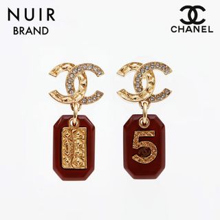 シャネル(CHANEL)のシャネル CHANEL ココマークラインストーン　マトラッセバッグモチーフ非対称B23 ピアス(ピアス)