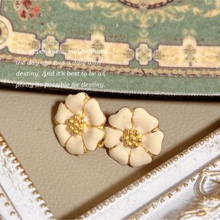 【goldette】70年代　エナメル　花　イヤリング　美品　ヴィンテージ　古着(イヤリング)