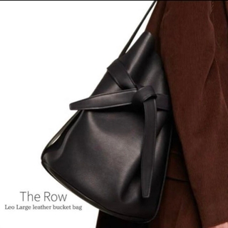 ザロウ(THE ROW)のTHE ROW LARGE LEO BAG BLACK(ショルダーバッグ)
