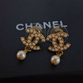 シャネル(CHANEL)のシャネル03年製パールピアス(ピアス)