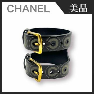 シャネル(CHANEL)の【美品】CHANEL COCO 01A ココマーク バングル レザー 黒(ブレスレット/バングル)