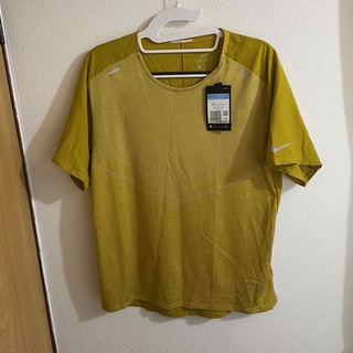 ナイキ(NIKE)の新品 NIKE ショートスリーブ テックパック トレーニング ウェア 半袖シャツ(Tシャツ/カットソー(半袖/袖なし))