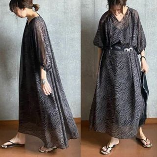 【定価35200円】HAUNT　ゼブラプリントマキシ丈KAFTAN DRESS　(ロングワンピース/マキシワンピース)