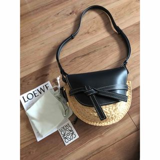 ロエベ(LOEWE)の試着のみ　ロエベ   バッグ　ゲートショルダー　カゴバッグ(ショルダーバッグ)