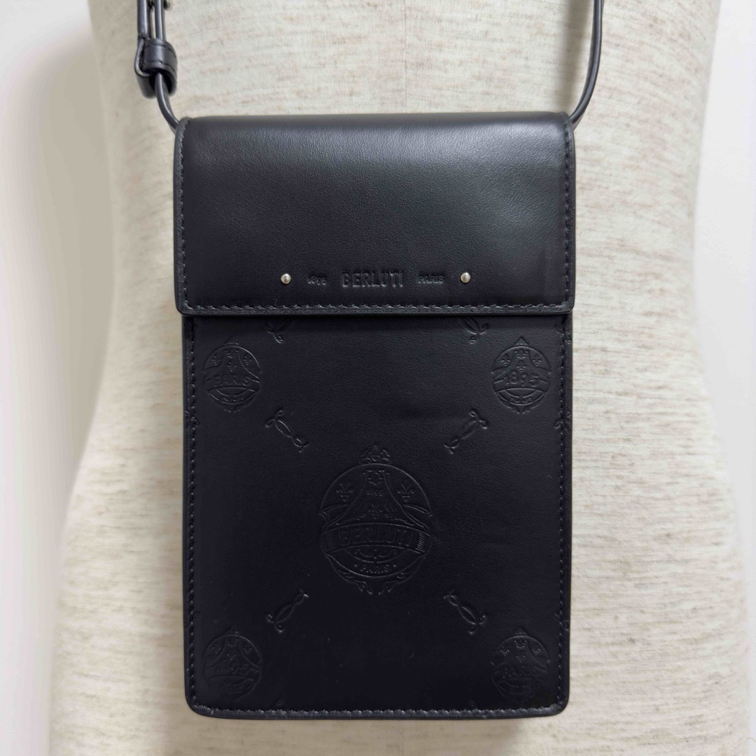 BERLUTI - 新品 定価25万円 ベルルッティ 限定 クレストロゴ BERLUTI - 新品 定価25万円 ベルルッティ 限定 クレストロゴ
