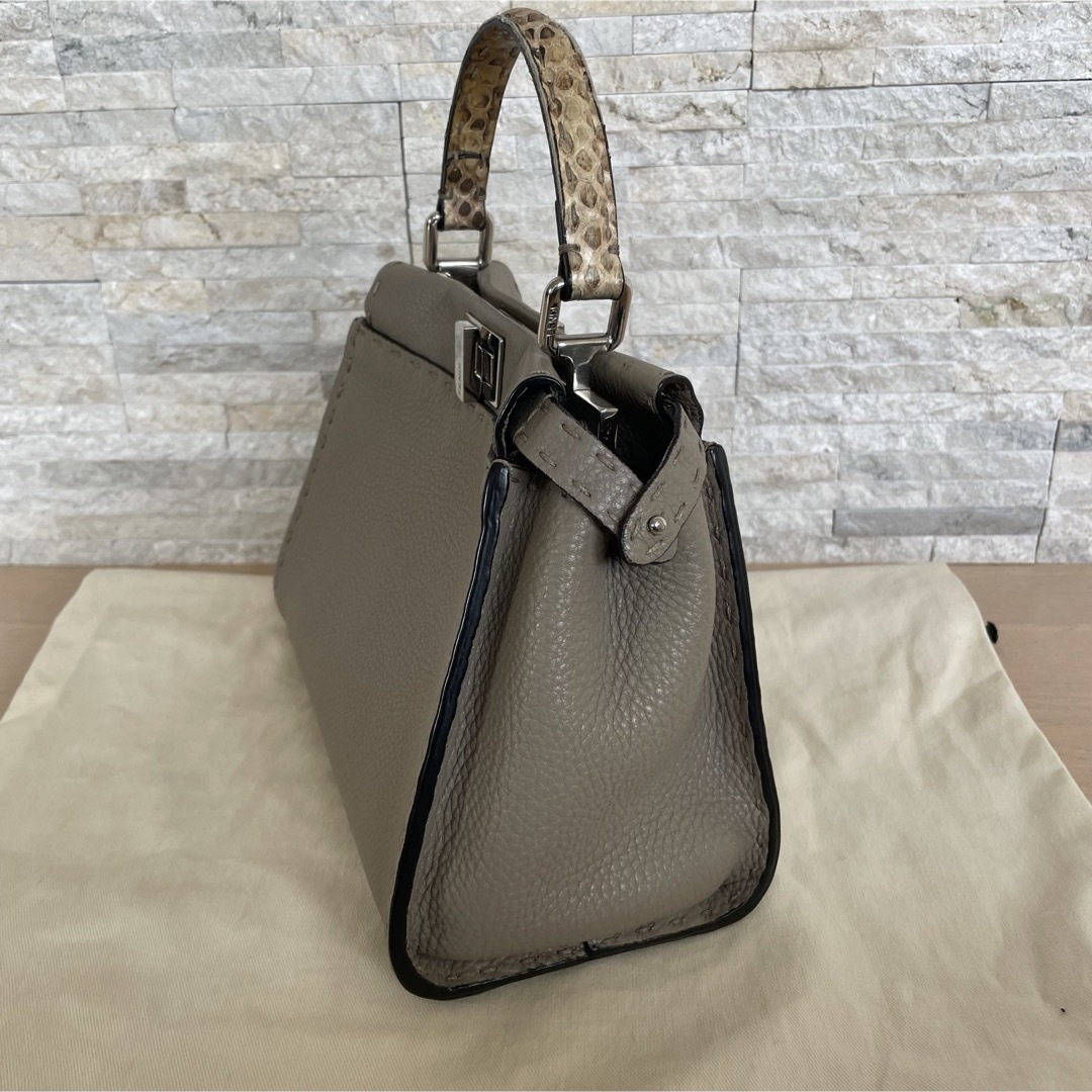 FENDI - フェンディ ピーカブー スモール セレリア グレー FENDI - フェンディ ピーカブー スモール セレリア グレー