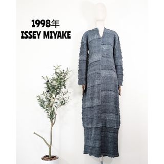 ISSEY MIYAKE - ★ 1998年 イッセイミヤケ ★鱗プリーツ ロングワンピース プリーツプリーズ