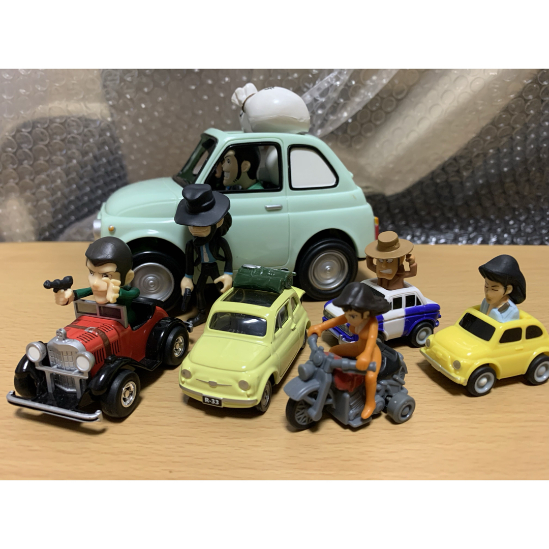 フィアット500 150周年記念ミニカー3台セット フィアット500のミニカーとブックレットを京商が発売 - カー