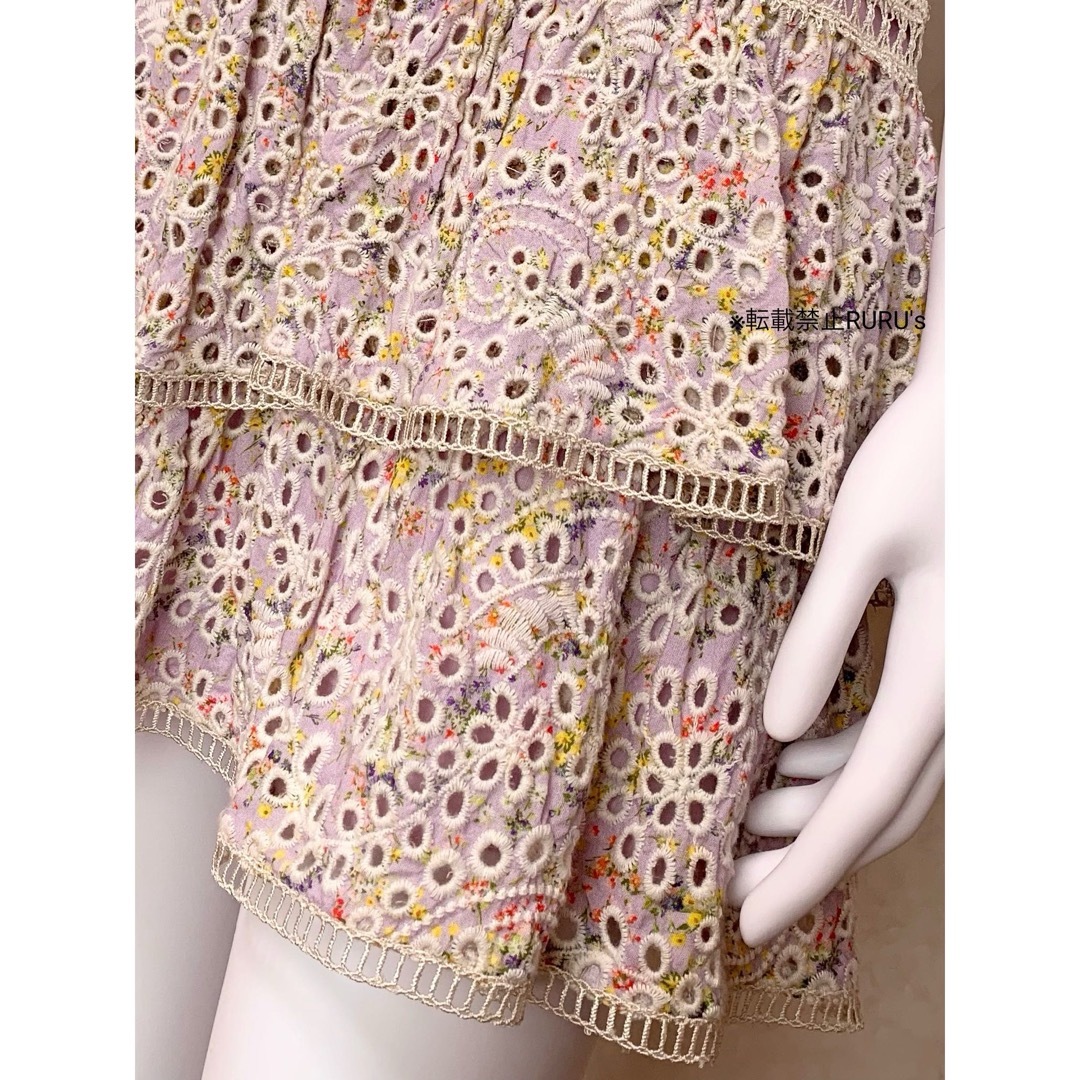 新品 alice+oliviaスモールフラワー×アイレット刺繍レース 新品 alice+oliviaスモールフラワー×アイレット刺繍レース