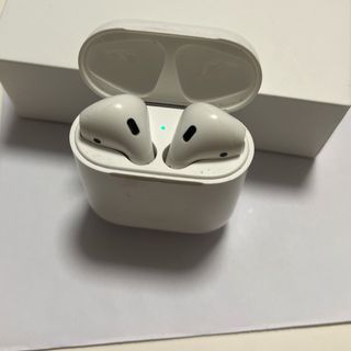 アップル(Apple)のAirPods with Charging Case(ヘッドフォン/イヤフォン)