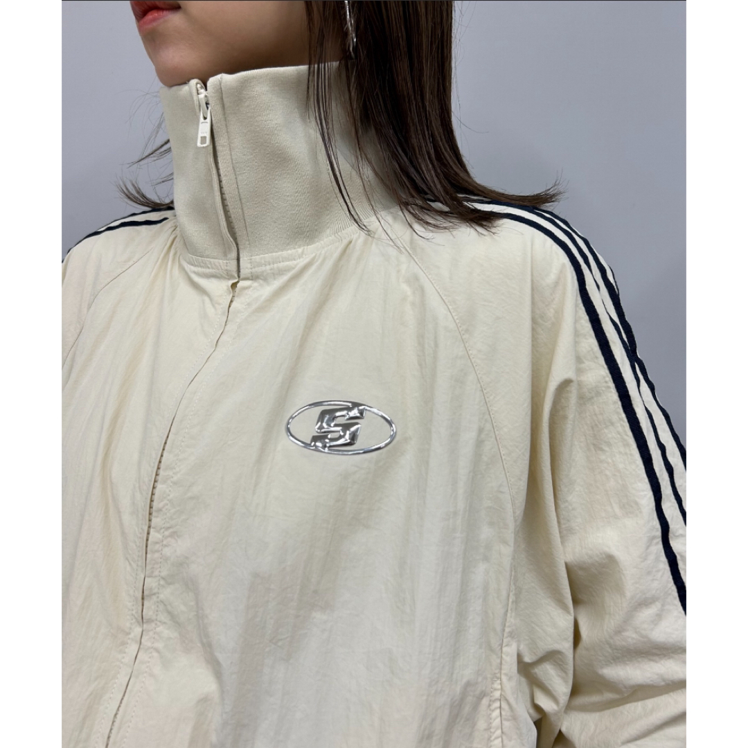WHO'S WHO gallery】 Sロゴナイロントラックジャケット 白 WHO'S WHO gallery】 Sロゴナイロントラックジャケット 白