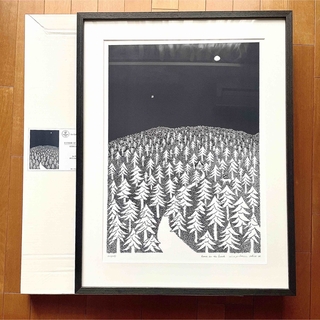 ミナペルホネン(mina perhonen)の2019限定発売A2サイズHOUSE IN THE FORESTアートポスター(版画)