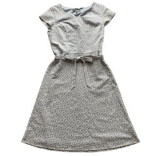 ローラアシュレイ(LAURA ASHLEY)のLAURA ASHLEY レース刺繍ワンピース(ひざ丈ワンピース)