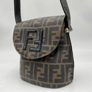 フェンディ(FENDI)の✨希少✨フェンディ ショルダーバッグ ズッカ柄 フラップ PVC レザーブラウン(ショルダーバッグ)