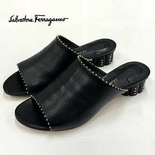 フェラガモ(Ferragamo)の9671 フェラガモ レザー スタッズ サンダル ブラック(サンダル)