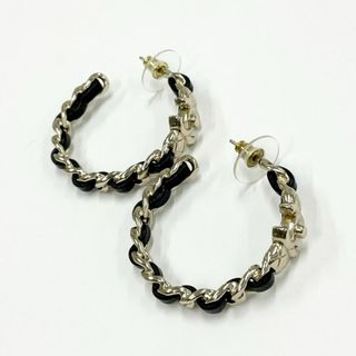 シャネル(CHANEL)の9695 シャネル ココマーク フープピアス ターンロック レザー  ゴールド(ピアス)