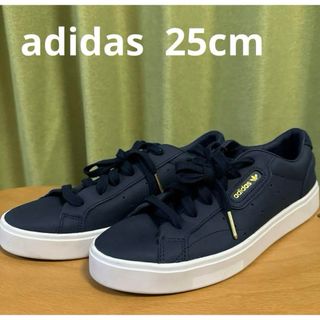 アディダス(adidas)の美品＊adidas SLEEK W  スニーカー　レディース/メンズ25(スニーカー)