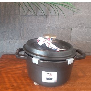 ストウブ(STAUB)の新品 未使用 staub ココットラウンド 黒     １４cm(鍋/フライパン)