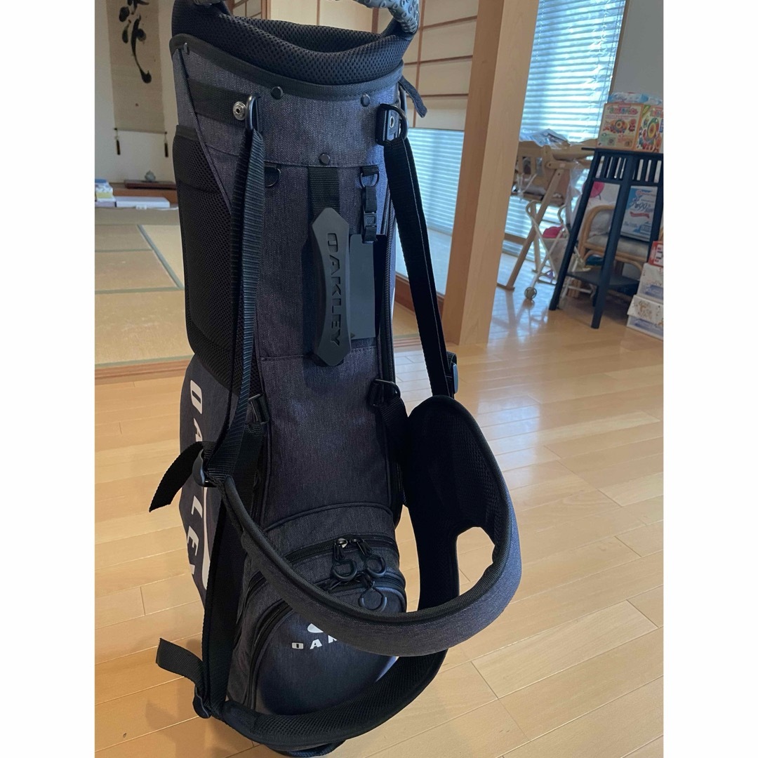 Oakley(オークリー)のOAKLEY STAND 17.0 FW FOS901535 キャディバッグ スポーツ/アウトドアのゴルフ(バッグ)の商品写真