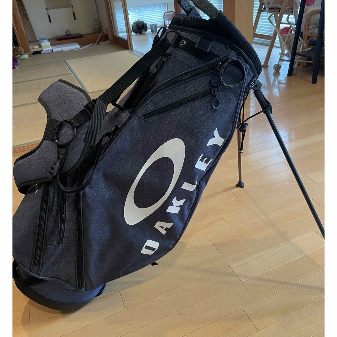 Oakley(オークリー)のOAKLEY STAND 17.0 FW FOS901535 キャディバッグ スポーツ/アウトドアのゴルフ(バッグ)の商品写真