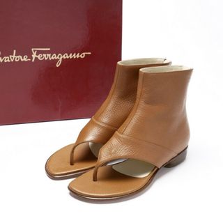 ■美品■ Salvatore Ferragamo サルヴァトーレ フェラガモ トングサンダル トング ショートブーツ 靴 サイズ4B（21.5cm）ライトブラウン イタリア製 ブランド古着【中古】20211216/GJ2355(サンダル)