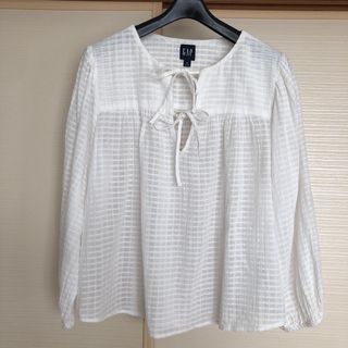 ギャップ(GAP)のGAP  ホワイト　シャツ(シャツ/ブラウス(長袖/七分))