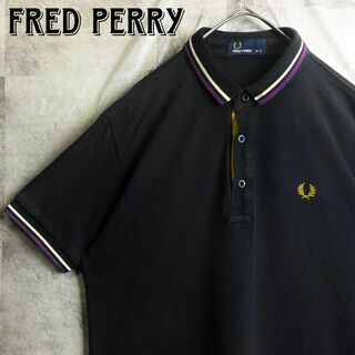 フレッドペリー(FRED PERRY)の美品 フレッドペリー 鹿子ポロシャツ 半袖 刺繍ロゴ ブラック リブライン M(ポロシャツ)