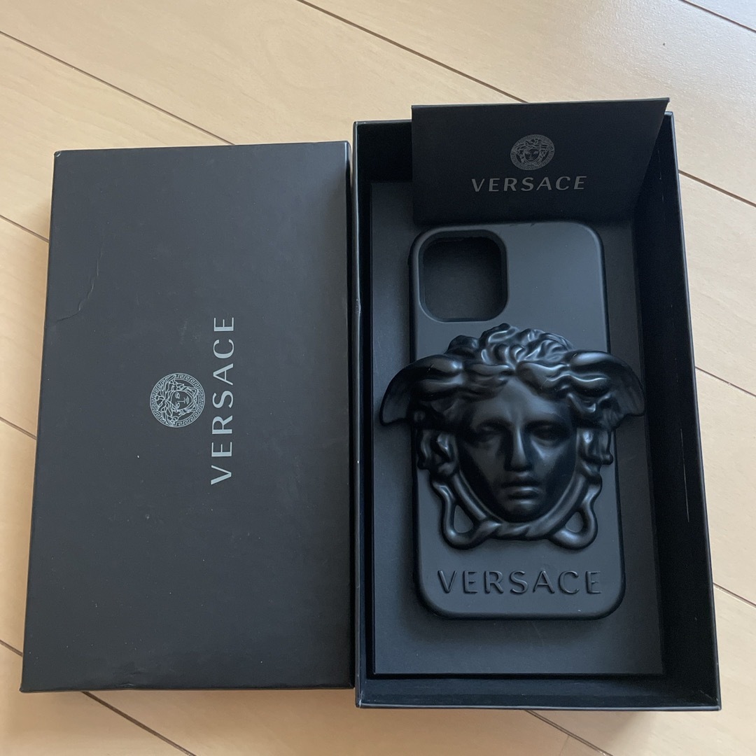 VERSACE - VERSACE iPhoneケース 12の通販 by お値下げ中 VERSACE - VERSACE iPhoneケース 12の通販 by お値下げ中