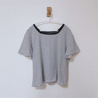 シーイン(SHEIN)のスクエアネック ボーダーTシャツ(Tシャツ(半袖/袖なし))