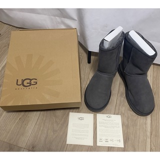 アグ(UGG)のUGG  Ｗ　ＣＬＡＳＳＩＣＳＨＯＲＴ　ムートンブーツ　サイズ25   新品(ブーツ)