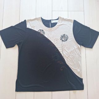 ◆美品◆franca v paoloni◆黒×ベージュ◆花◆カットソー◆L◆(カットソー(半袖/袖なし))