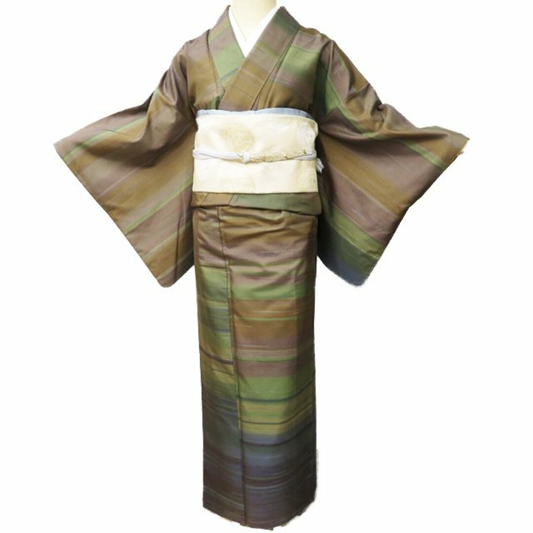 大島紬 袷 正絹 泥染 華紋・七宝・亀甲 身丈157裄64.5 身幅 大島紬 袷 正絹 泥染 華紋・七宝・亀甲 身丈157裄64.5 身幅