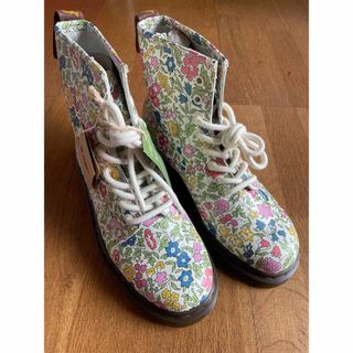 ドクターマーチン(Dr.Martens)の新品 ドクターマーチン リバティ コラボ ８ホール UK6 レースアップブーツ(ブーツ)