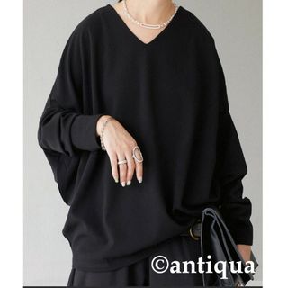 アンティカ(antiqua)のブラック ● アンティカ antiqueジョーゼットVネック ドルマン トッ(シャツ/ブラウス(長袖/七分))