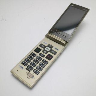 キョウセラ(京セラ)の超美品 au KYF36 かんたんケータイ ゴールド 白ロム M555(携帯電話本体)