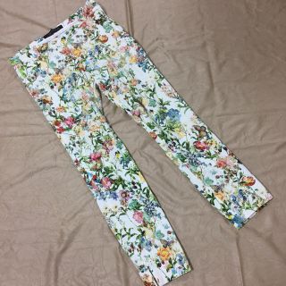 ザラ(ZARA)のザラ ボタニカルパンツ✨(クロップドパンツ)