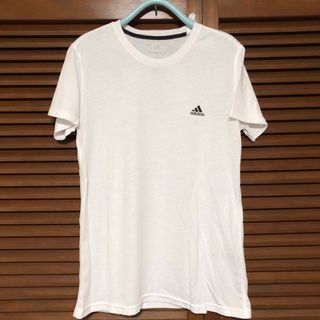 アディダス(adidas)のadidas ワンポイント　Tシャツ　ホワイト(Tシャツ/カットソー(半袖/袖なし))