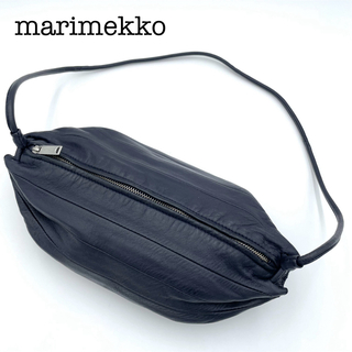 マリメッコ(marimekko)の美品✨マリメッコ　KARLA　カルラ　ボディバッグ　レザー(ボディバッグ/ウエストポーチ)