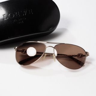 ロエベ(LOEWE)の■美品■Loewe ロエベ ティアドロップ サングラス アイウェア SLW429 59□15 135 メタルフレーム アナグラム ロゴ イタリア製 ハードケース付属 ブランド古着【中古】20230418/GN0630(サングラス/メガネ)