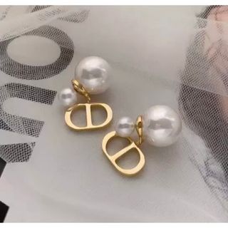 インポート商品♡ ロゴパールピアス  ゴールド