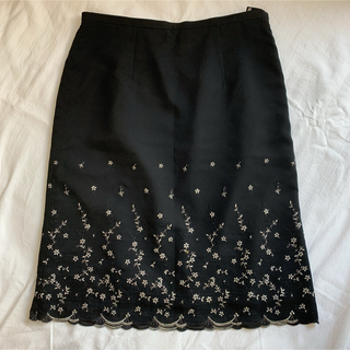 スカート 小花柄 刺繍 黒 Ｌ(ひざ丈スカート)