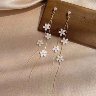 ♡人気商品♡フラワー ロング ピアス タッセル 花 ゴールド 韓国 s925(ピアス)